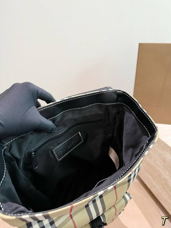 Burberry Black shoulder bag — Premium Replica