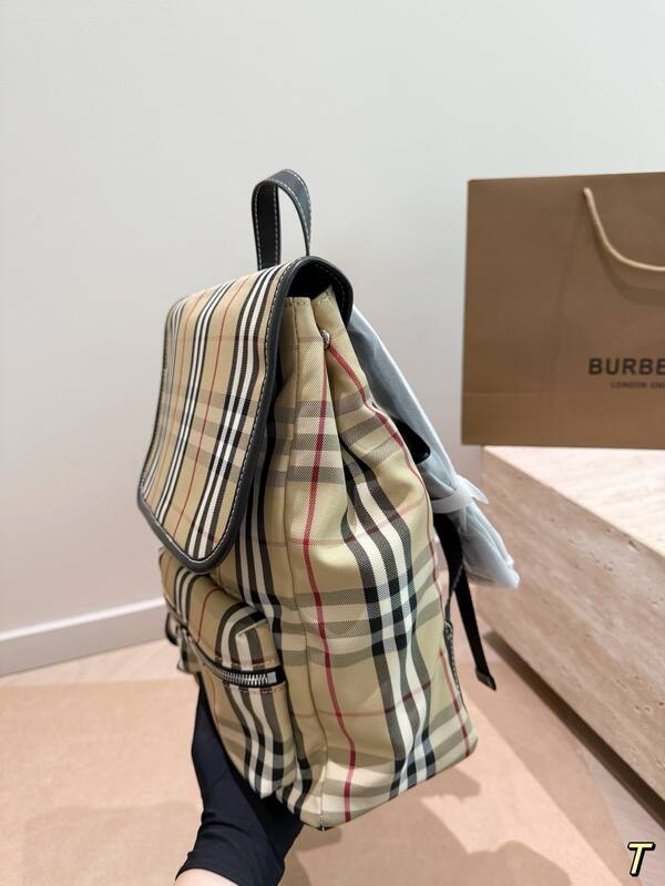 Burberry Black shoulder bag — Premium Replica