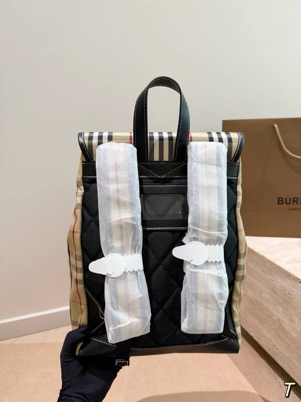 Burberry Black shoulder bag — Premium Replica