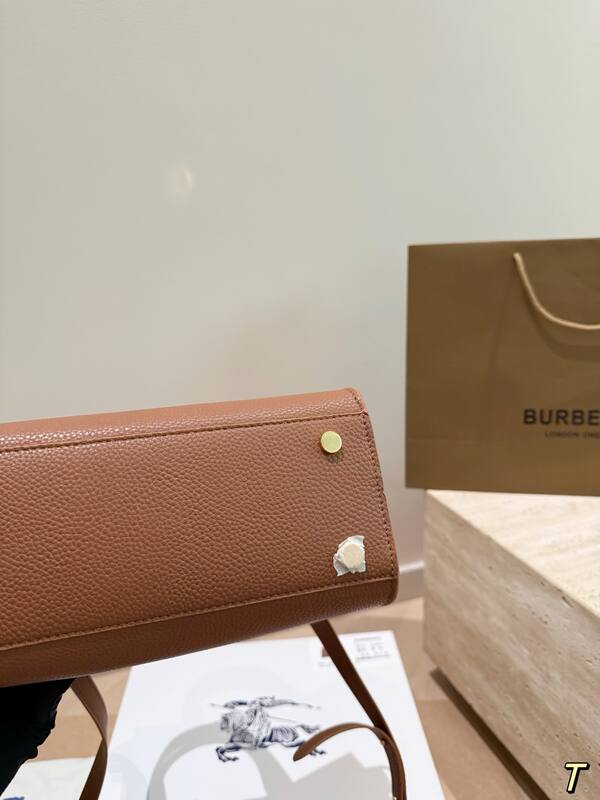 Burberry Brown 25x18x10cm shoulder bag — 1:1 Replica
