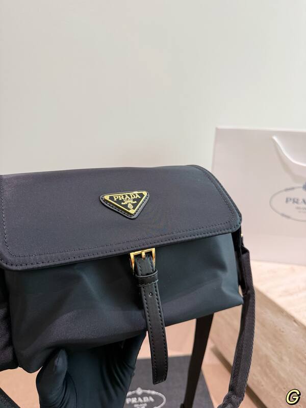 Prada Black shoulder bag — Top Quality Replica