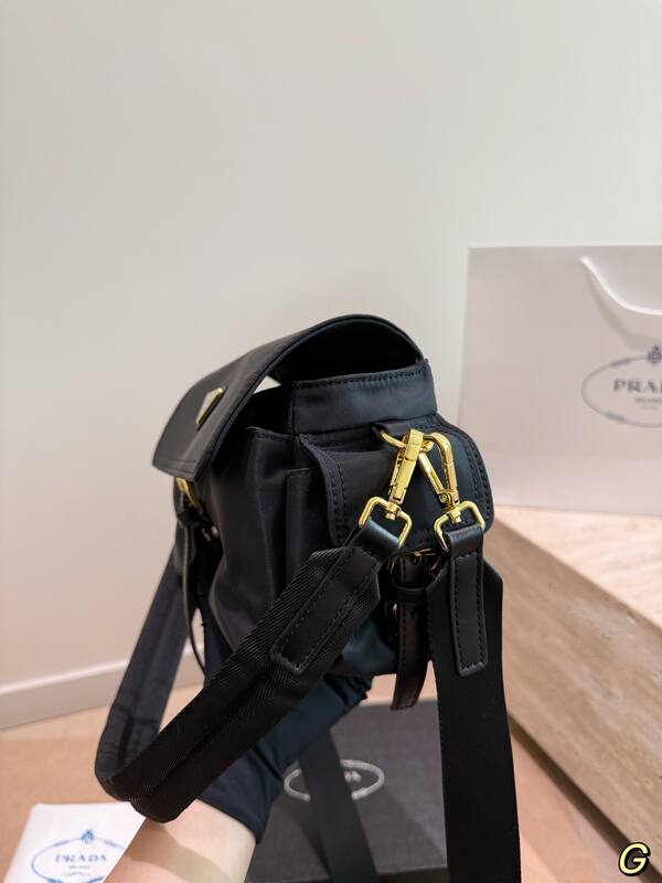 Prada Black shoulder bag — Top Quality Replica