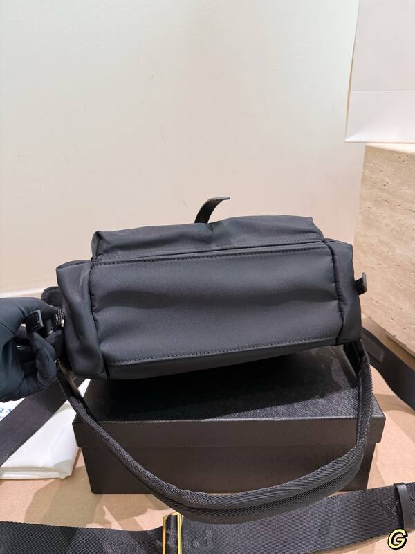 Prada Black shoulder bag — Top Quality Replica