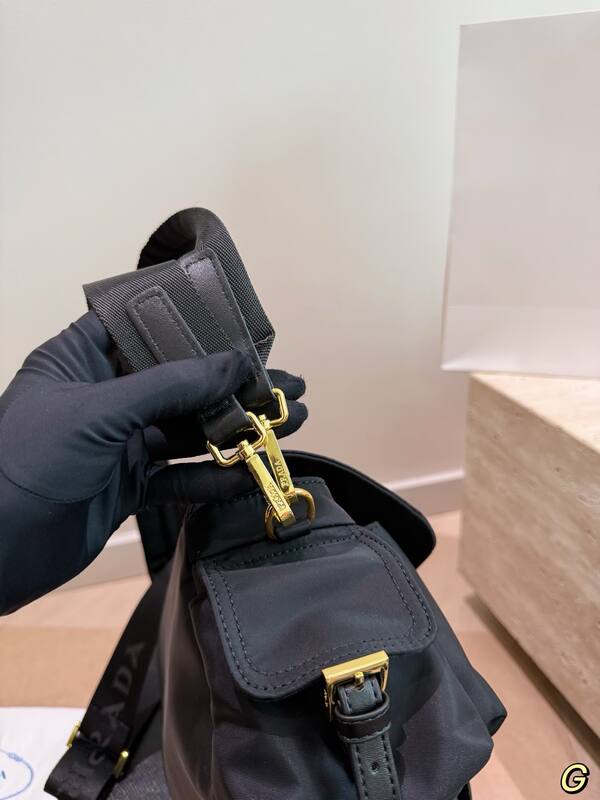 Prada Black shoulder bag — Top Quality Replica