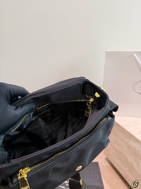 Prada Black shoulder bag — Top Quality Replica