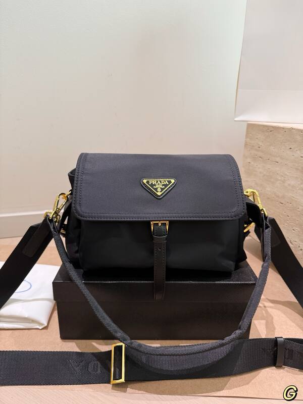 Prada Black shoulder bag — Top Quality Replica