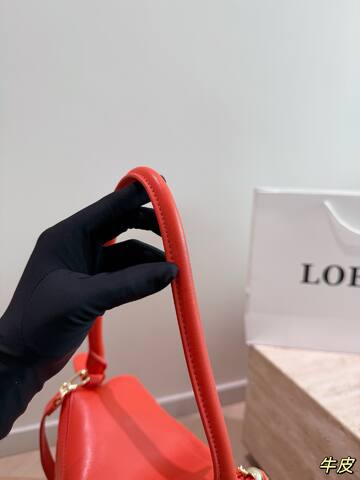 Loewe Red 25x18x10cm shoulder bag AAA Quality Replica