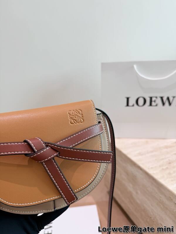 Loewe Calfskin shoulder bag — 1:1 Replica