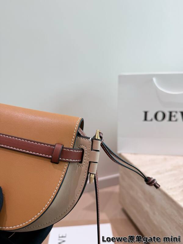Loewe Calfskin shoulder bag — 1:1 Replica