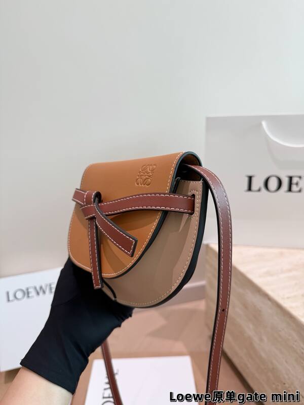 Loewe Calfskin shoulder bag — 1:1 Replica