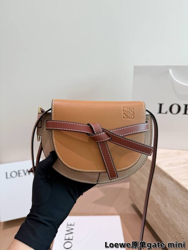 Loewe Calfskin shoulder bag — 1:1 Replica