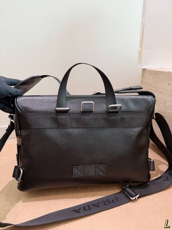 Prada Black 40x30x16cm shoulder bag — Premium Replica