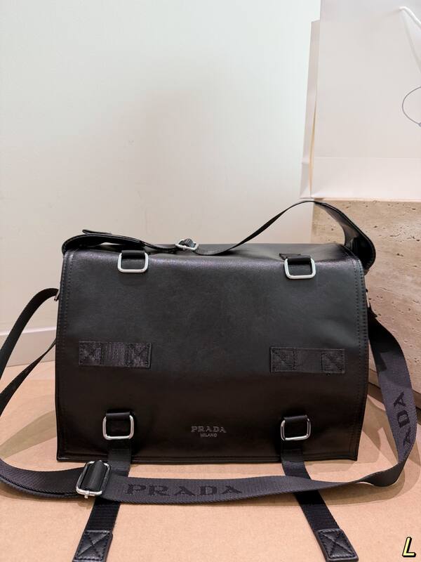 Prada Black 40x30x16cm shoulder bag — Premium Replica