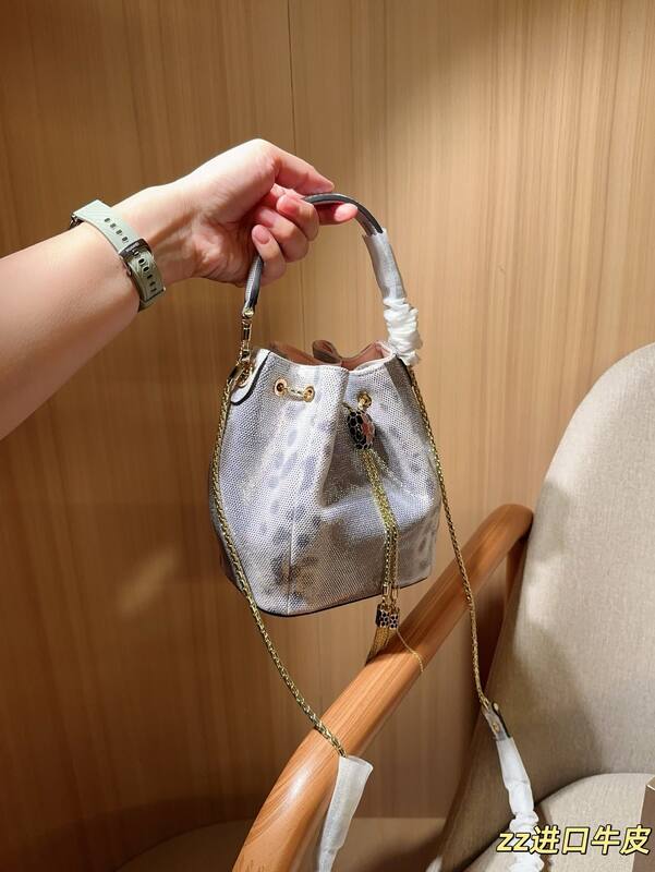 Bulgari shoulder bag — Premium Replica