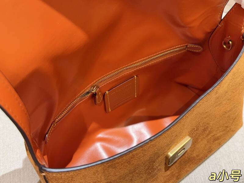 Coach Brown 25x18x10cm shoulder bag — Premium Replica