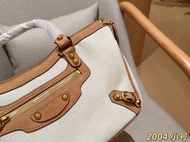 Balenciaga White 25x18x10cm shoulder bag — AAA Quality Replica
