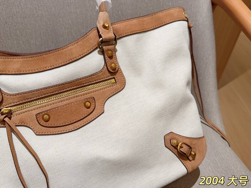 Balenciaga White 40x30x16cm shoulder bag — AAA Quality Replica