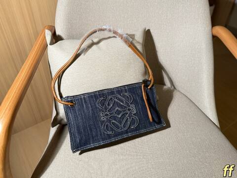 Loewe Blue shoulder bag 1 1 Replica