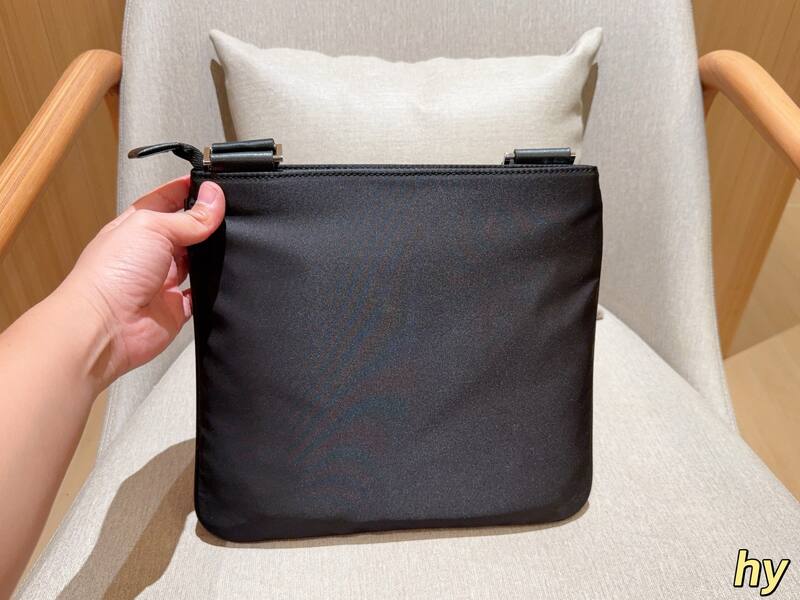 Prada Black shoulder bag — Top Quality Replica