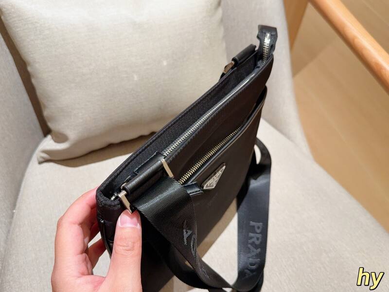 Prada Black shoulder bag — Top Quality Replica