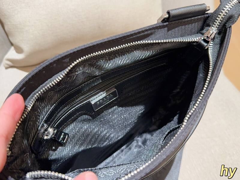 Prada Black shoulder bag — Top Quality Replica