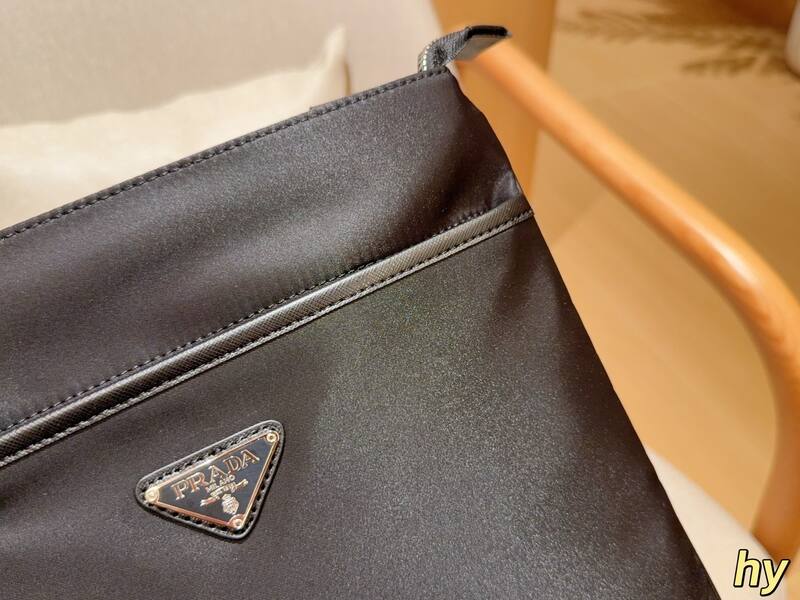 Prada Black shoulder bag — Top Quality Replica