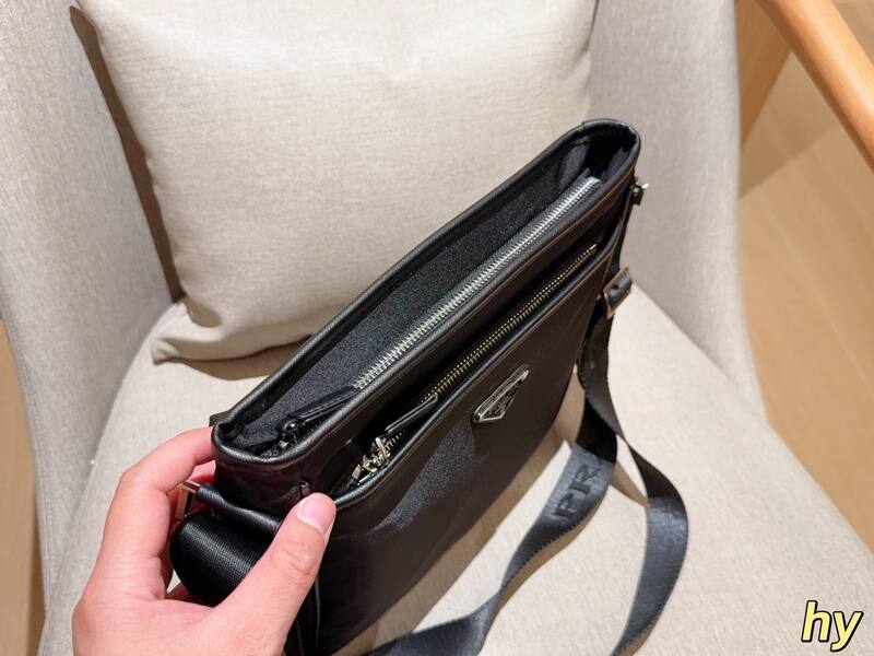 Prada Black shoulder bag — Top Quality Replica