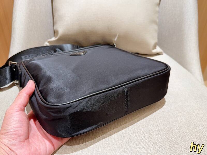 Prada Black shoulder bag — Top Quality Replica