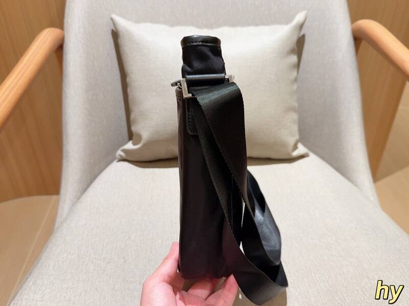Prada Black shoulder bag — Top Quality Replica