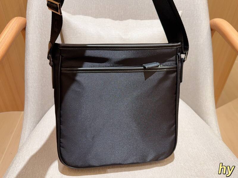 Prada Black shoulder bag — Top Quality Replica