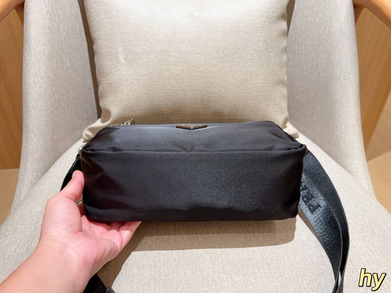 Prada Black shoulder bag — AAA Quality Replica
