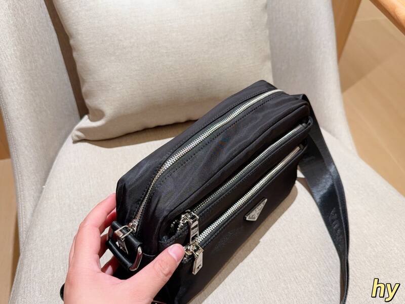Prada Black shoulder bag — AAA Quality Replica