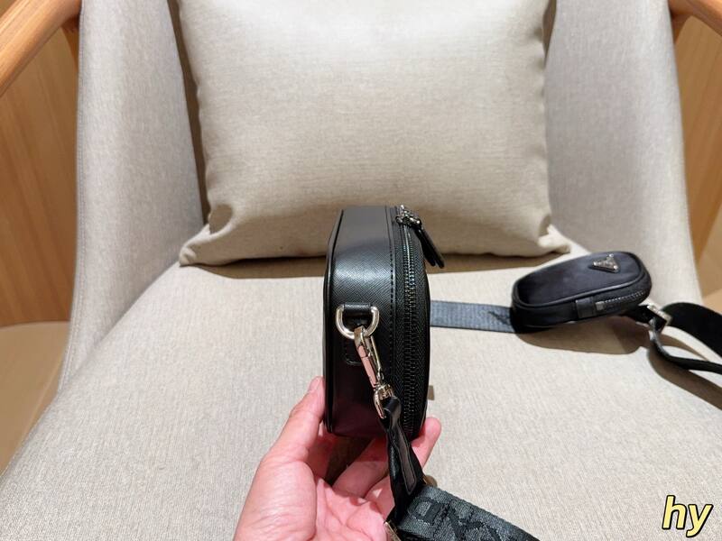 Prada Black shoulder bag — AAA Quality Replica