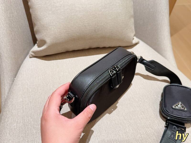 Prada Black shoulder bag — AAA Quality Replica