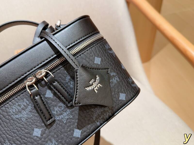 MCM Monogram 25x18x10cm shoulder bag — AAA Quality Replica