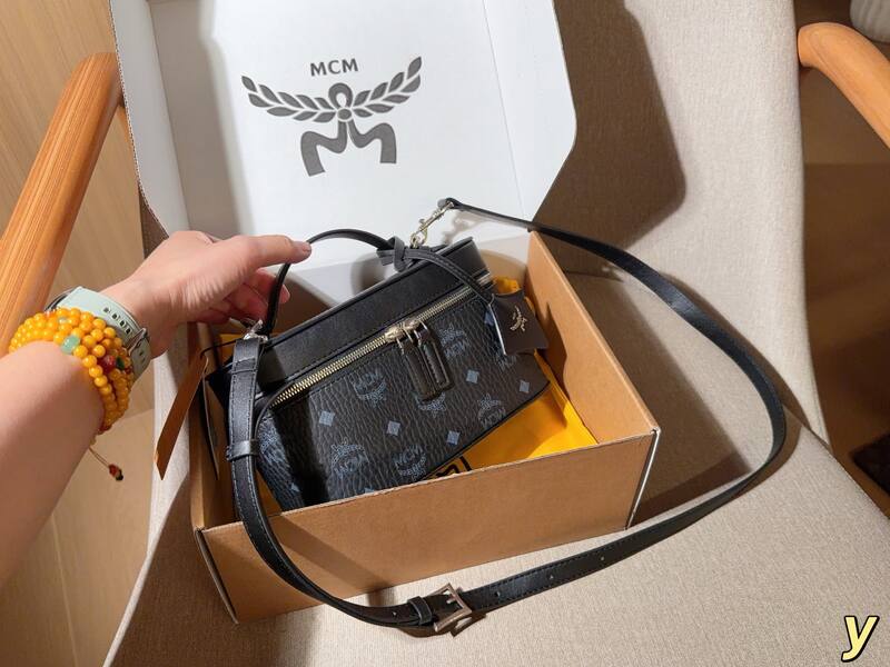 MCM Monogram 25x18x10cm shoulder bag — AAA Quality Replica
