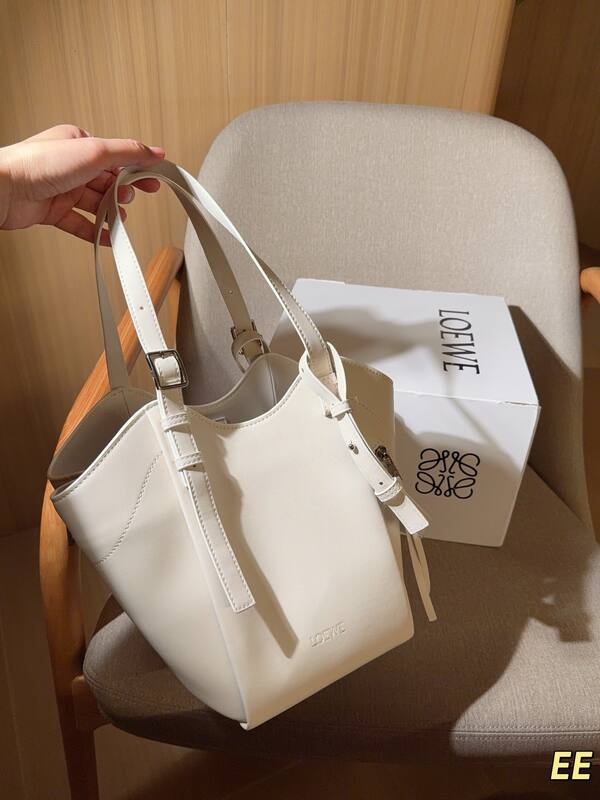 Loewe White 25x18x10cm shoulder bag — 1:1 Replica