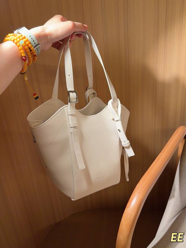 Loewe White 25x18x10cm shoulder bag — 1:1 Replica