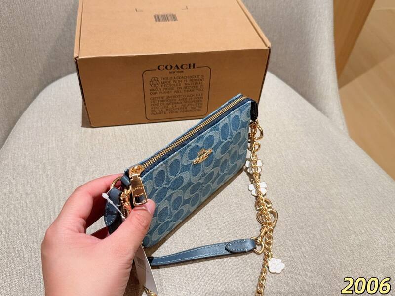 Coach Monogram shoulder bag — Top Quality Replica