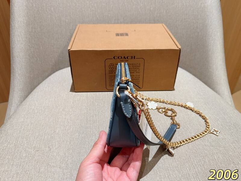Coach Monogram shoulder bag — Top Quality Replica