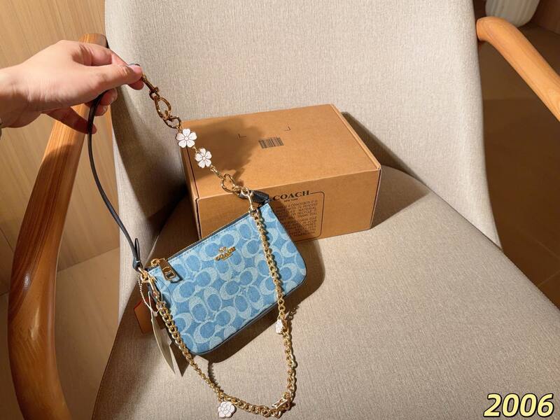 Coach Monogram shoulder bag — Top Quality Replica