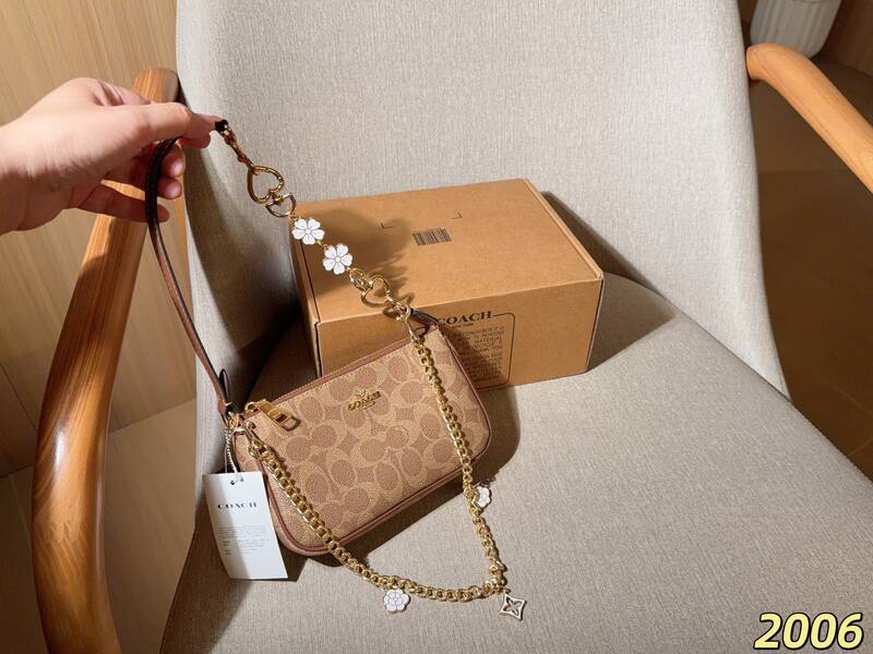 Coach Brown shoulder bag — 1:1 Replica