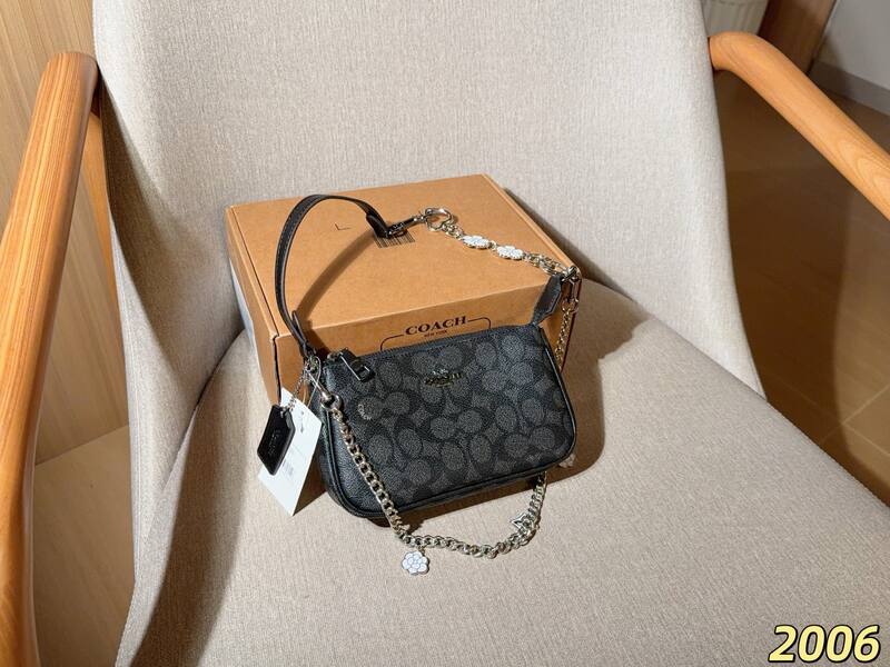 Coach Brown shoulder bag — 1:1 Replica