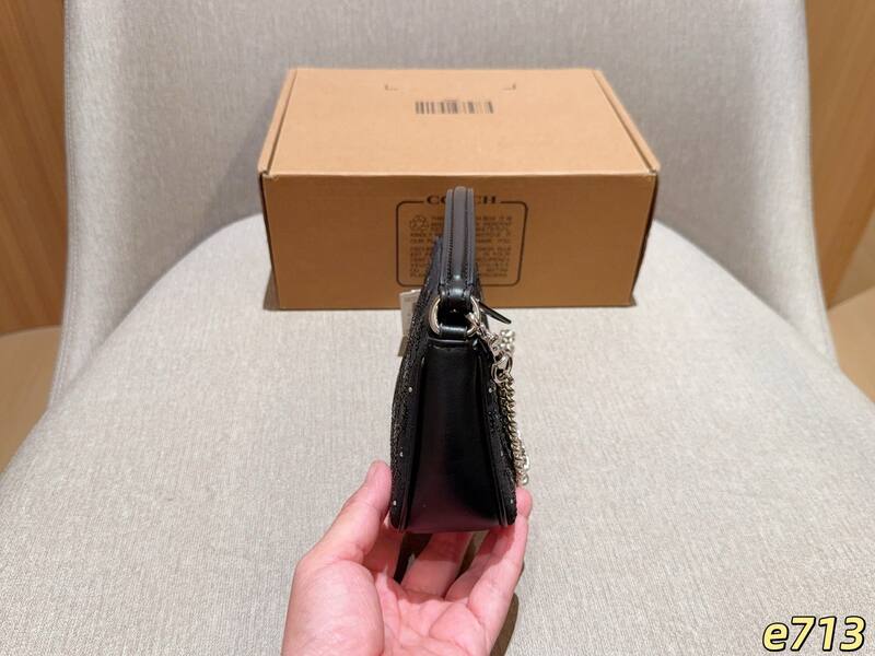 Coach Black 25x18x10cm shoulder bag — 1:1 Replica