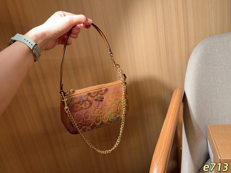 Coach Brown shoulder bag — Premium Replica