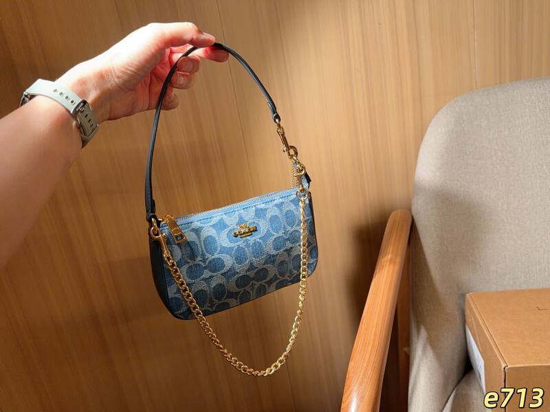 Coach Monogram shoulder bag — AAA Quality Replica
