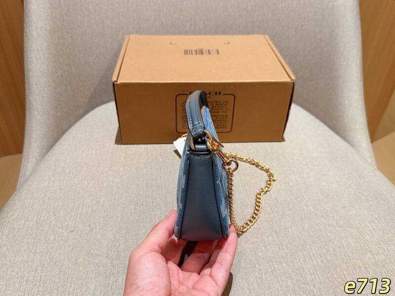 Coach Monogram shoulder bag — AAA Quality Replica