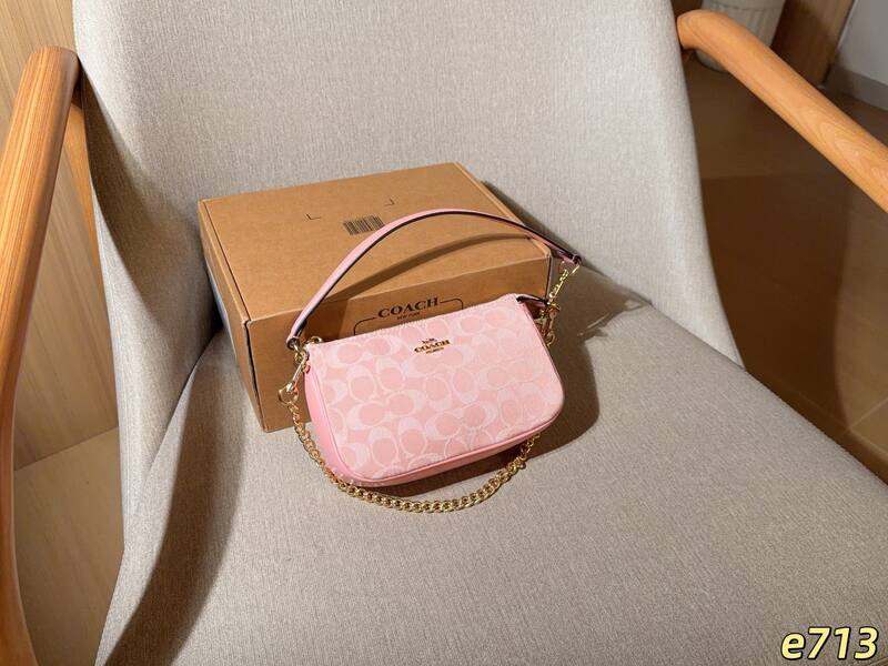 Coach Monogram shoulder bag — Top Quality Replica