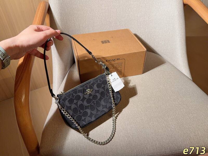 Coach Monogram 25x18x10cm shoulder bag — 1:1 Replica