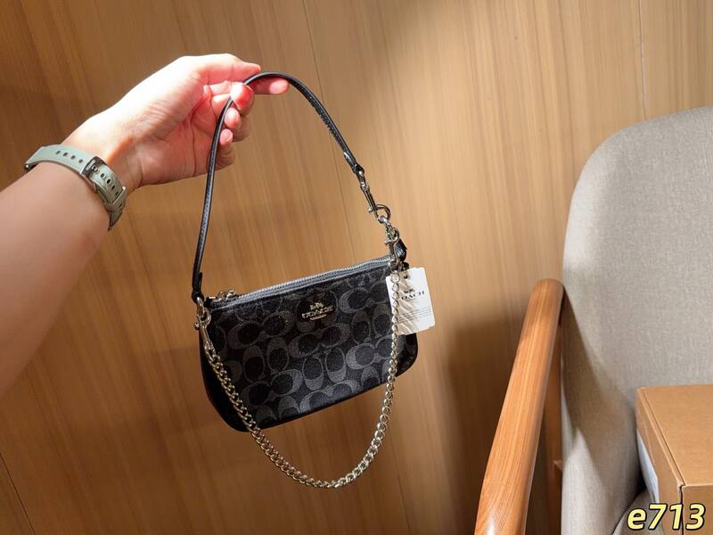 Coach Monogram 25x18x10cm shoulder bag — 1:1 Replica